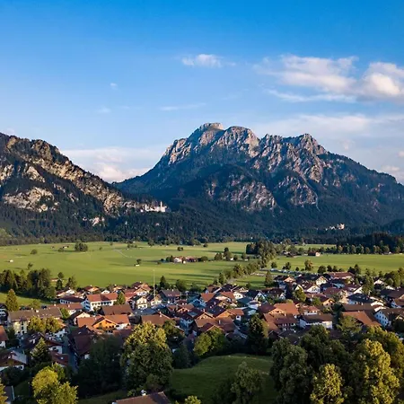 Helga Unterm Schloss Schwangau